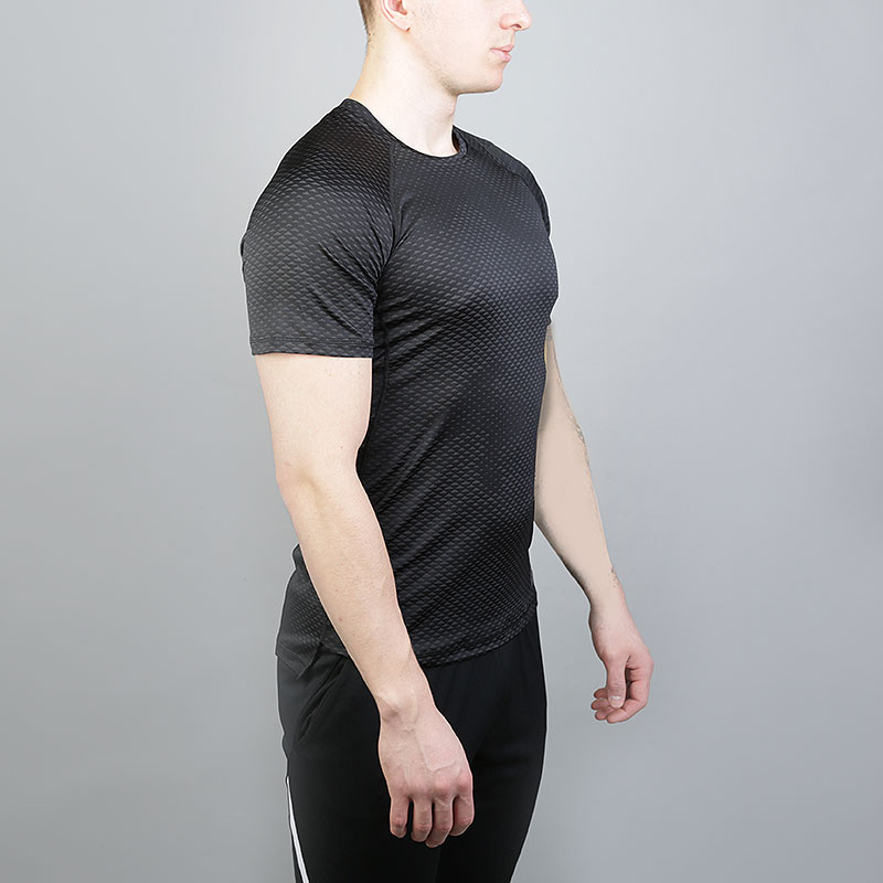 Мужская футболка Nike Pro HyperCool Short-Sleeve Training Top (888291-010)  - цена, описание, фото 2